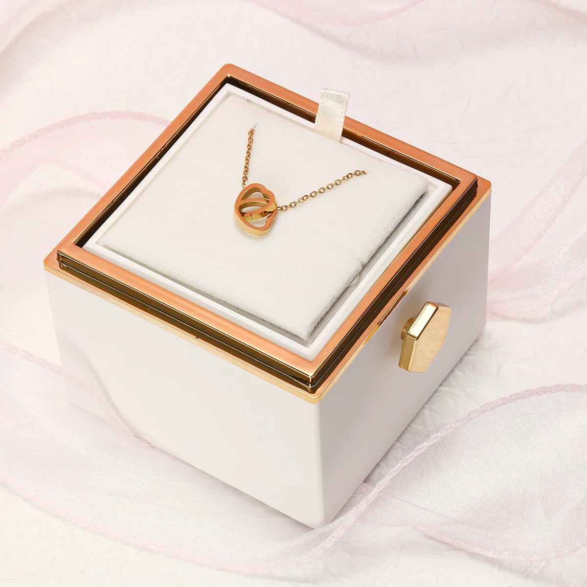 Colar Dois Corações + Caixa Rotativa de Brinde - Cor Branca Exclusiva